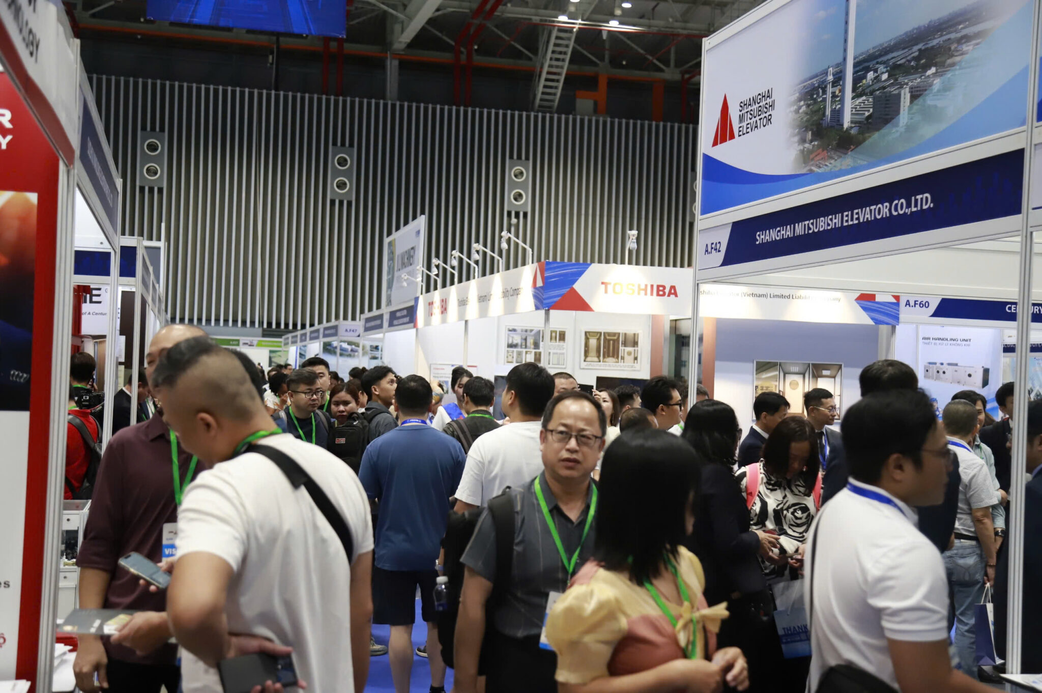 Chinh-thuc-khai-mac-Trien-lam-Thang-may-Vietnam-Elevator-Expo-2024-1-2048x1362