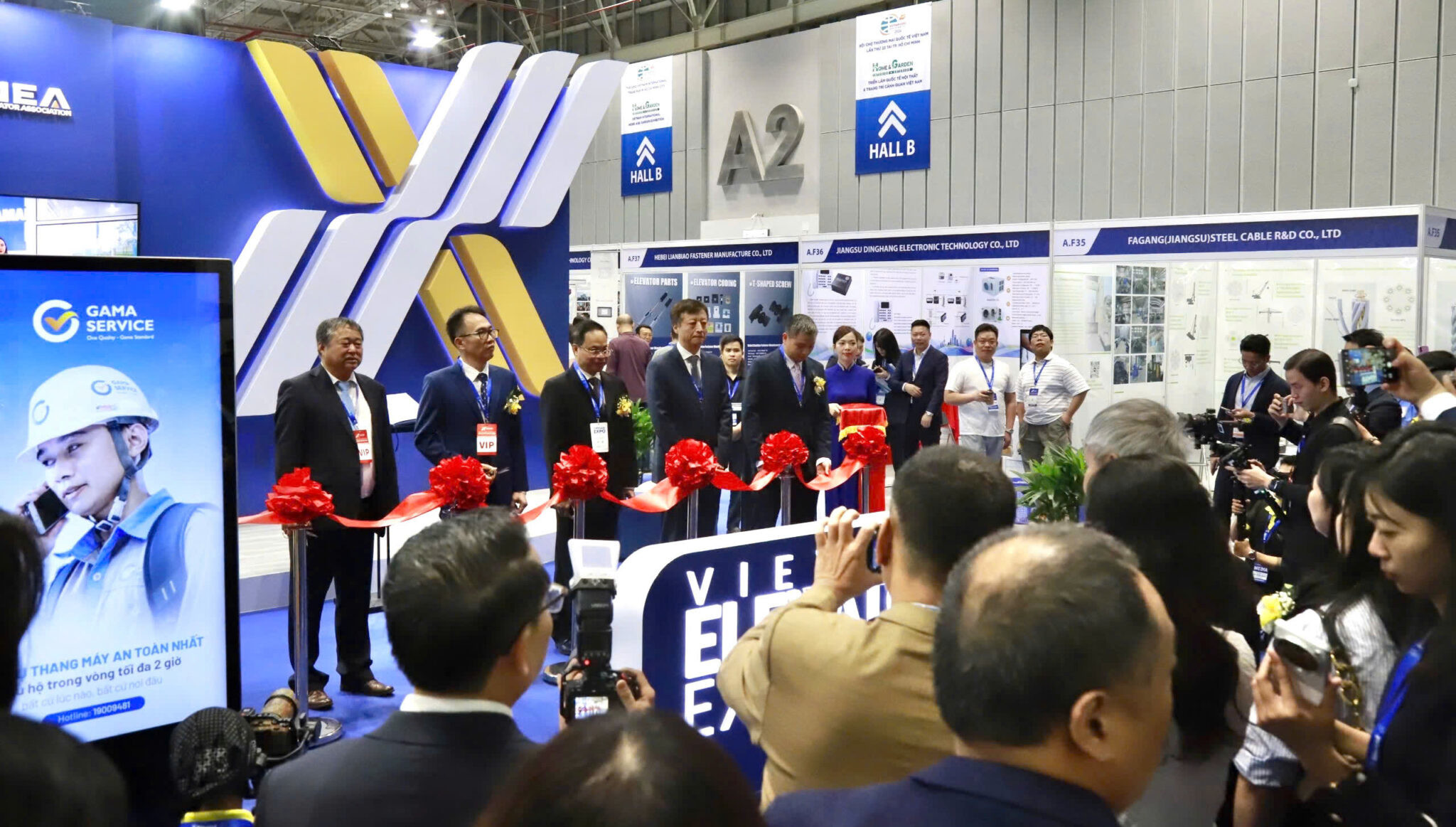 Chinh-thuc-khai-mac-Trien-lam-Thang-may-Vietnam-Elevator-Expo-2024-11-e1733397240488-2048x1163