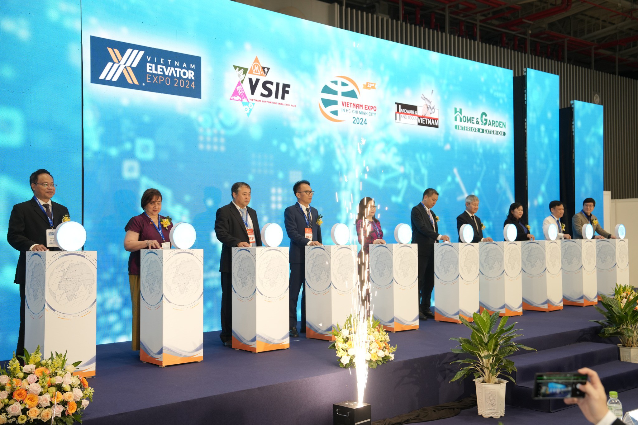 Chinh-thuc-khai-mac-Trien-lam-Thang-may-Vietnam-Elevator-Expo-2024-2