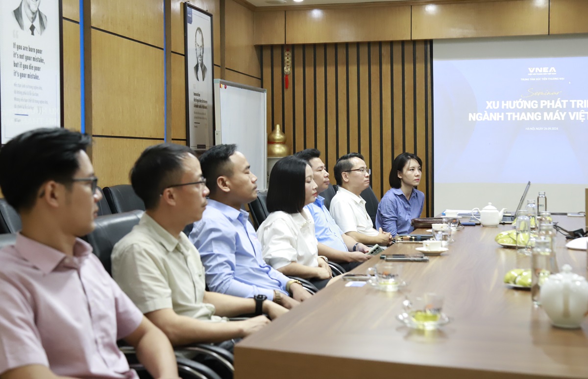 Cuoc-gap-mat-doanh-nghiep-5