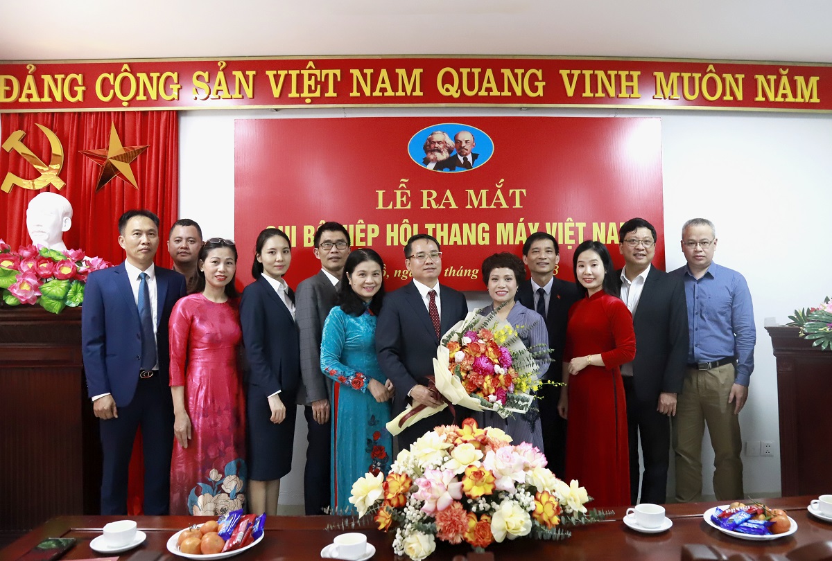 Hiep-hoi-Thang-may-Viet-Nam-ra-mat-chi-bo-Dang-7