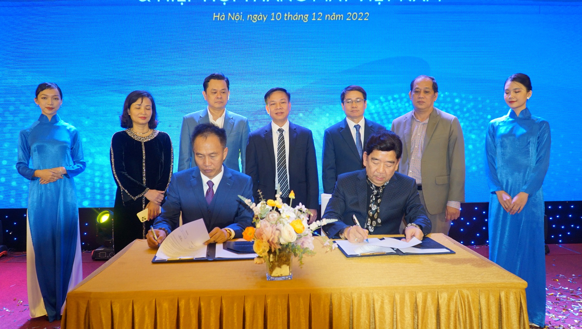 Hiep-hoi-Thang-may-Viet-Nam-va-Hiep-hoi-Quang-cao-Viet-Nam-thoa-thuan-hop-tac-1