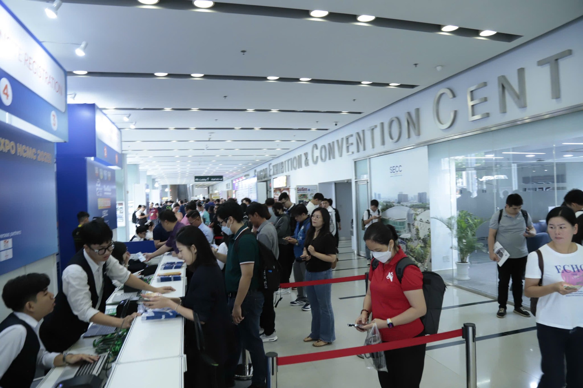 Rất đông Khách đến tham quan, giao thương tại Triển lãm quốc tế thang máy 2025