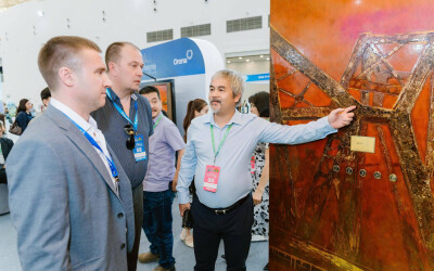 The first elevator in Vietnam featuring lacquer art design