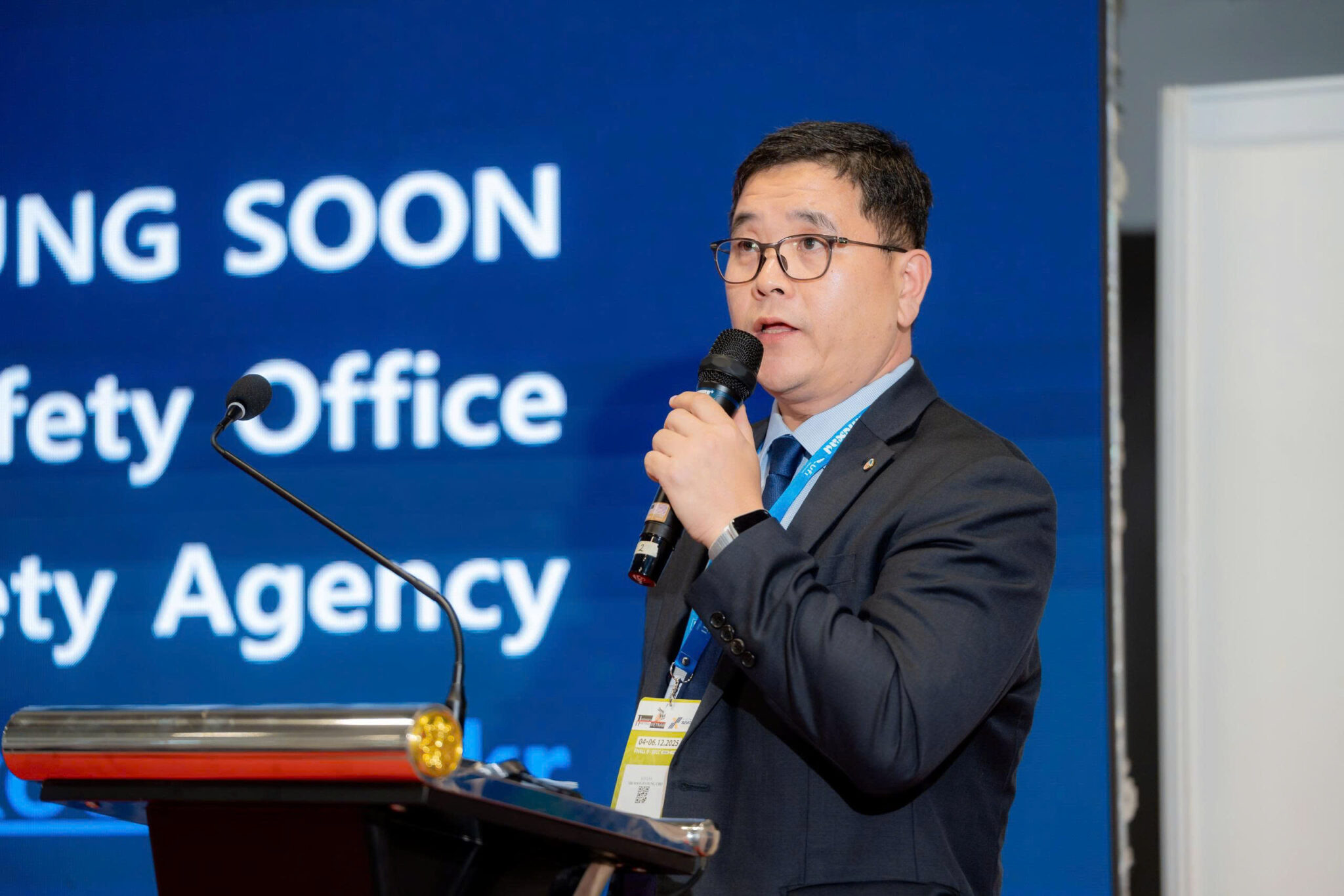 anh-toan-canh-toa-dam-quoc-te-lay-y-kien-du-thao-tieu-chuan-quoc-gia-nganh-thang-may-viet-nam-43-2048x1366