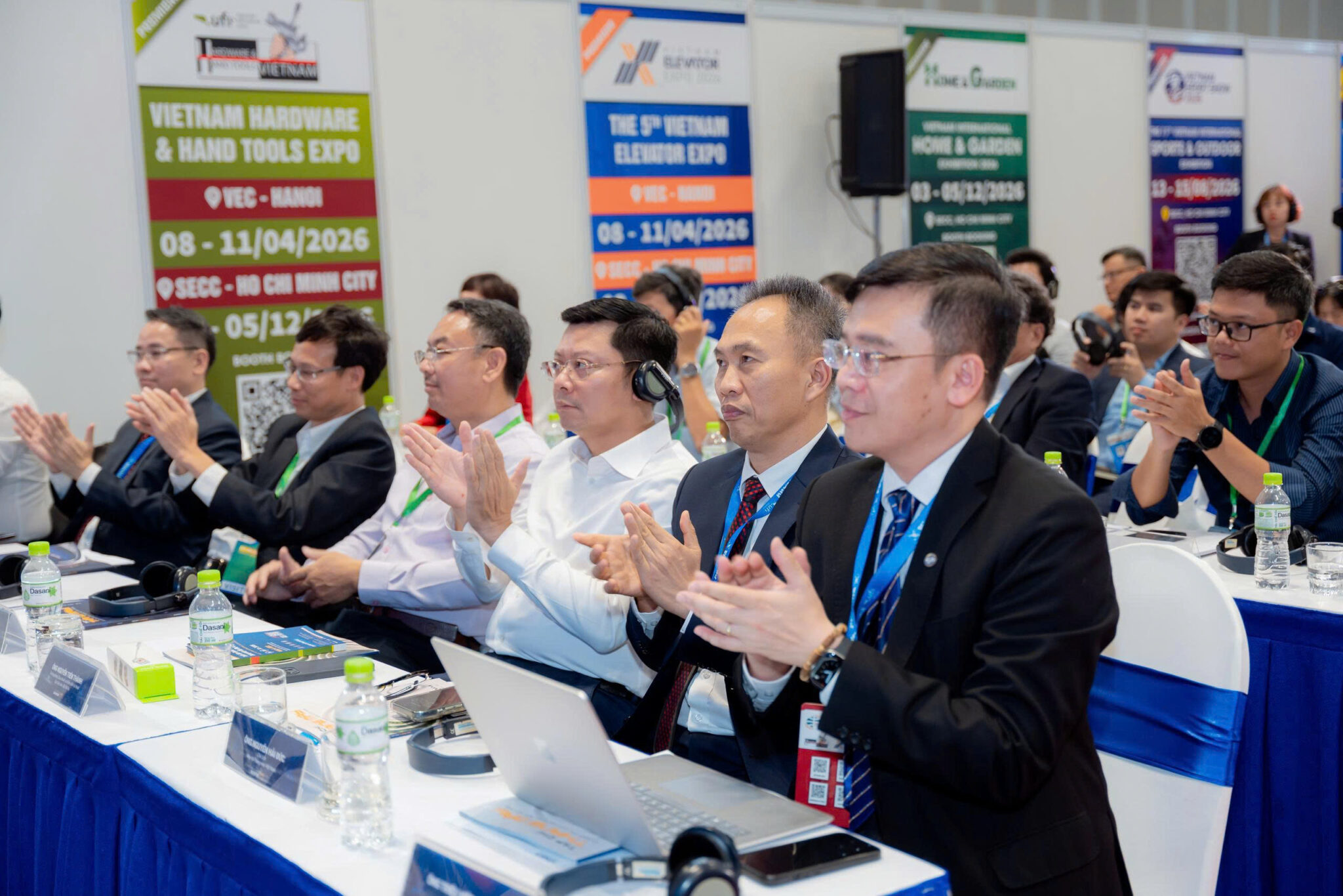 anh-toan-canh-toa-dam-quoc-te-lay-y-kien-du-thao-tieu-chuan-quoc-gia-nganh-thang-may-viet-nam-61-2048x1366