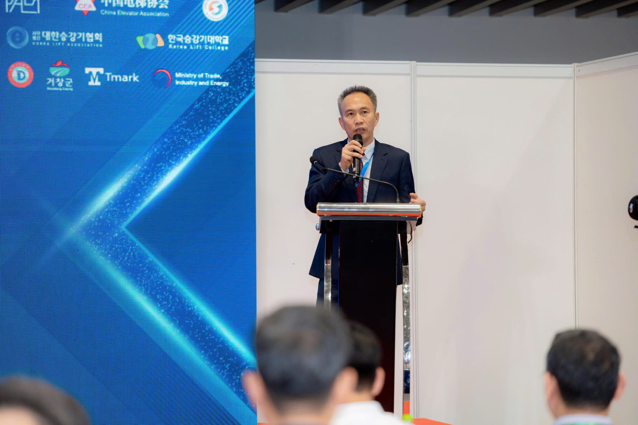 anh-toan-canh-toa-dam-quoc-te-lay-y-kien-du-thao-tieu-chuan-quoc-gia-nganh-thang-may-viet-nam-73-2048x1366