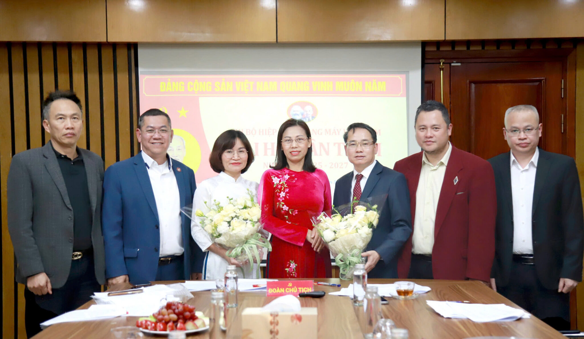 Chi-bo-Hiep-hoi-Thang-may-Viet-Nam-to-chuc-Dai-hoi-lan-thu-I-1-2048x1190 (1)