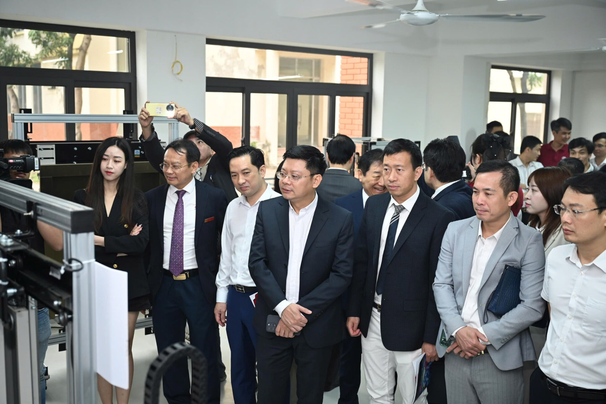 ra-mat-trung-tam-dao-tao-thang-may-dau-tien-tai-viet-nam-6-2048x1366