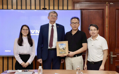 Tham tán Thương mại Đại sứ quán Belarus làm việc với Hiệp hội Thang máy Việt Nam
