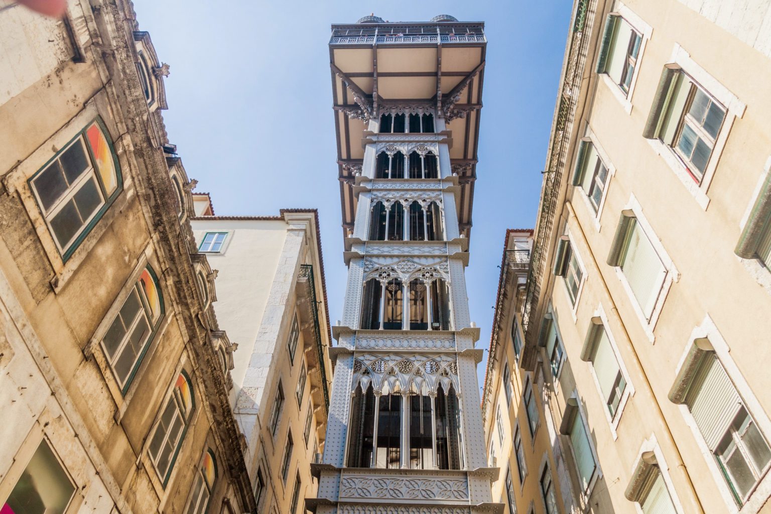 Thang-may-SANTA-JUSTA-Bo-Dao-Nha-1536x1024