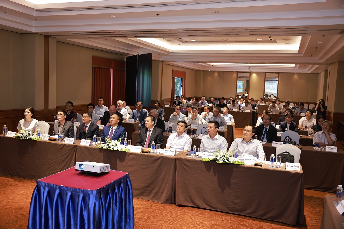 toan-canh-hoi-thao-3 (1)