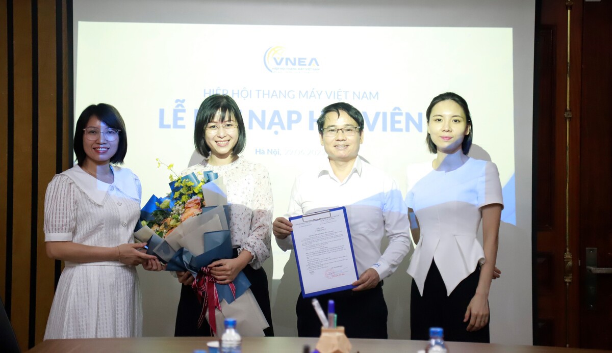 Van-Su-Loi-gia-nhap-Hiep-hoi-Thang-may-Viet-Nam1