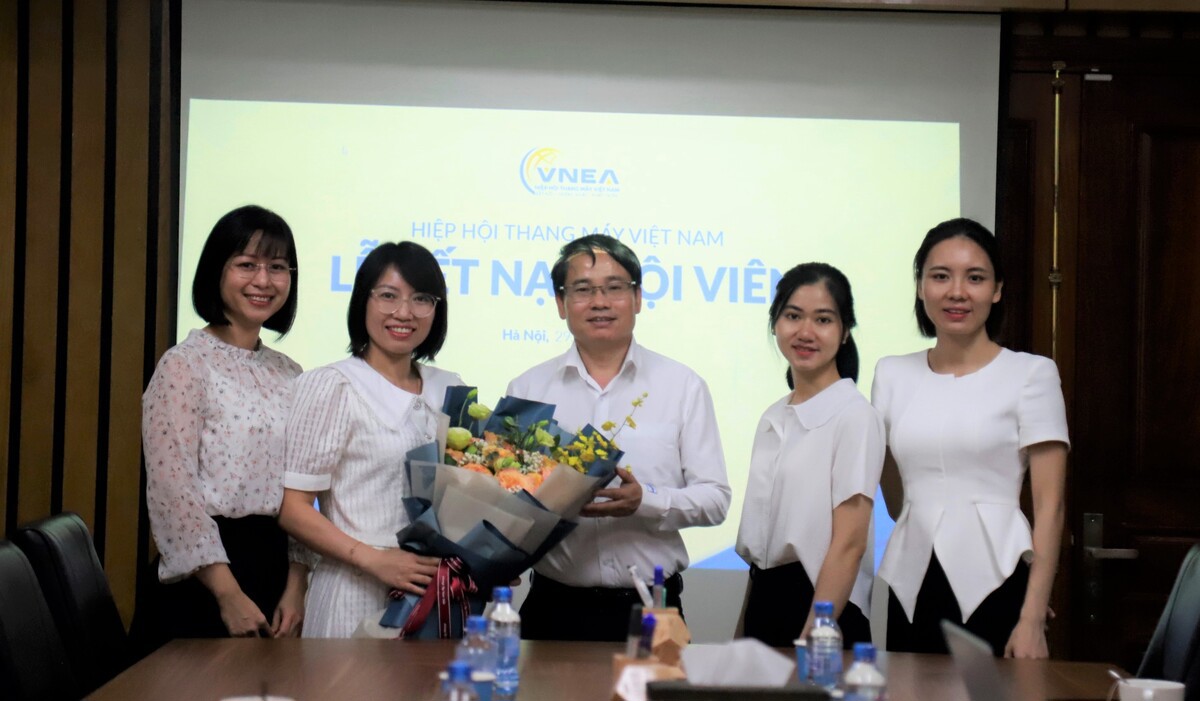 Van-Su-Loi-gia-nhap-Hiep-hoi-Thang-may-Viet-Nam3